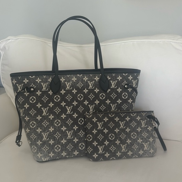 Louis Vuitton jacquard denim MM never worn! - Picture 1 of 16
